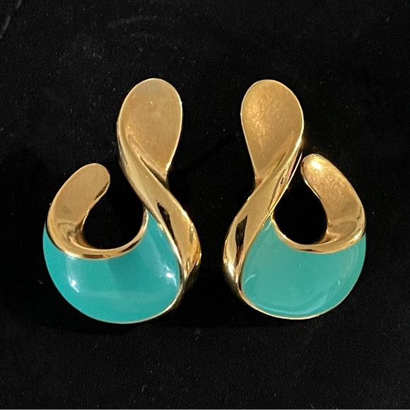 Vintage Jewelry - ✨Elegant Vintage Enamel Stud Earrings